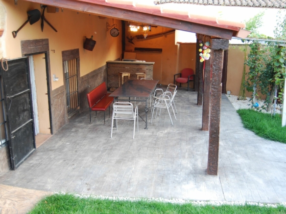 porche-terraza-casa-rural-salamanca-el-rincon-de-arabayona