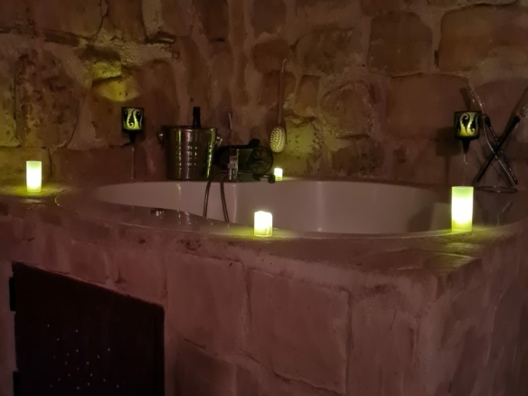 jacuzzi-velas-habitacion-matrimonio-el-rincon-de-arabayona